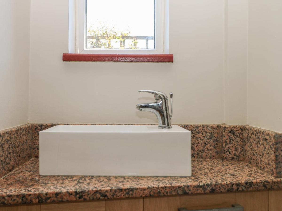 1 Paythorne Farm Cottages Henfield Extérieur photo